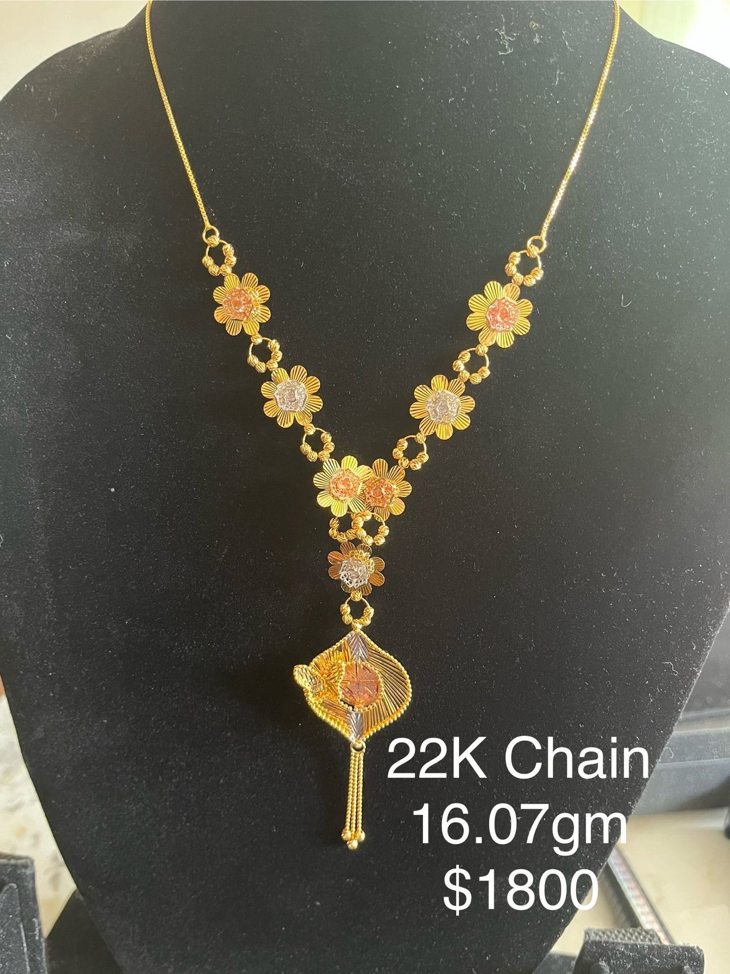 Elegant 22K Gold Necklace